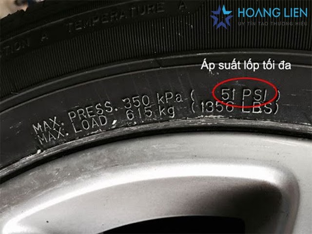 Áp suất lốp được ghi trên thành lốp xe
