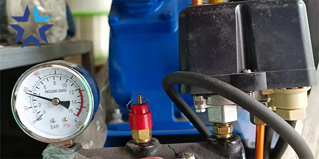 Đồng hồ đo áp và rơ le máy gặp trục trặc sẽ khiến máy nén hơi không tự ngắt