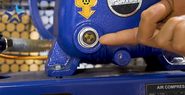 Bạn nên kiểm tra lại lượng dầu đổ vào máy để đảm bảo chất lượng khí nén